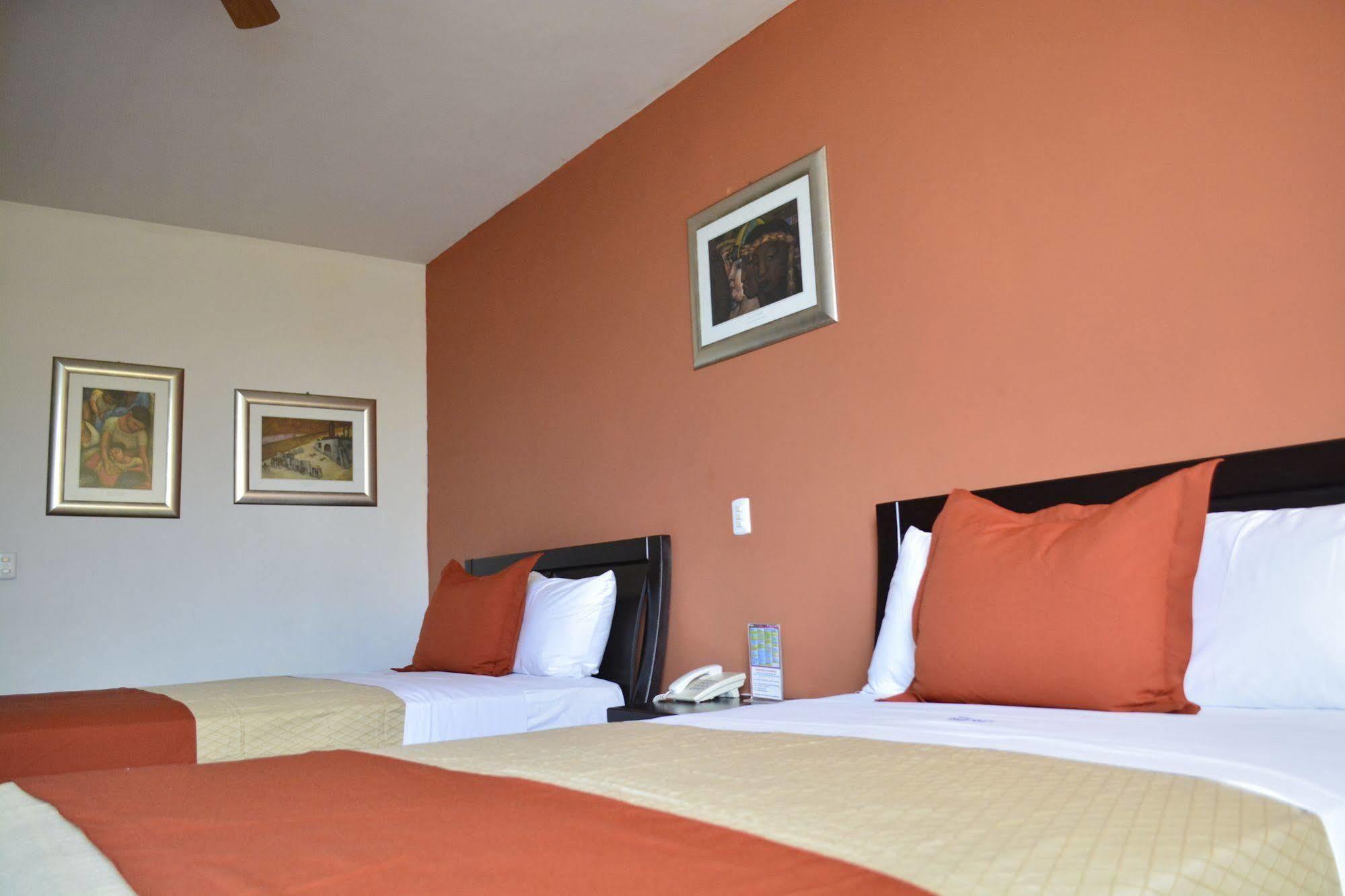 Hotel Porto Alegre Guadalajara Bagian luar foto