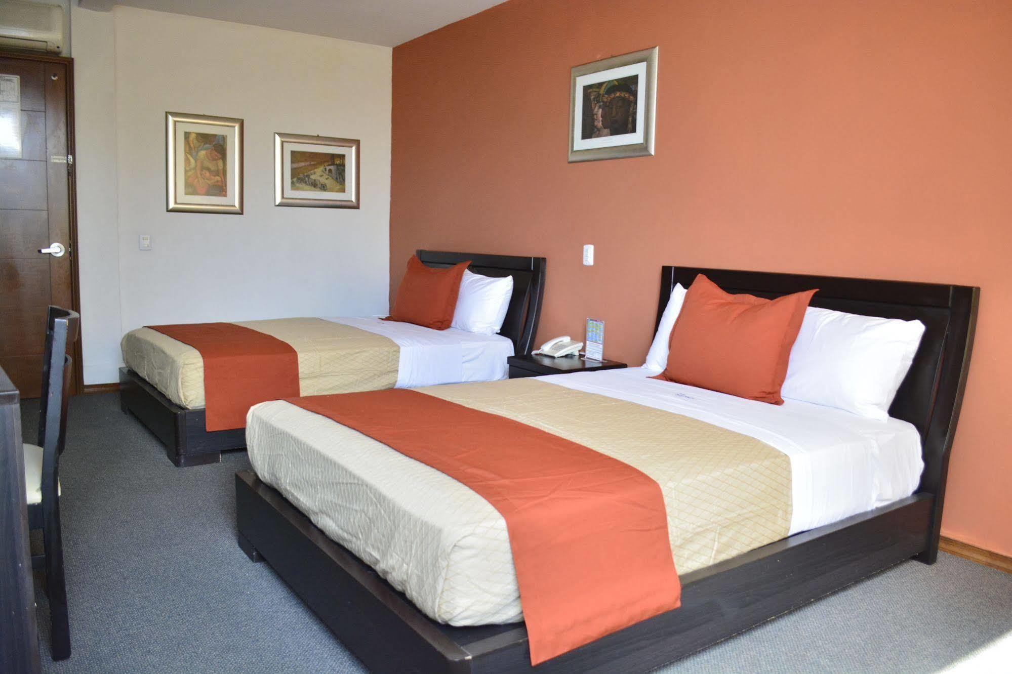 Hotel Porto Alegre Guadalajara Bagian luar foto