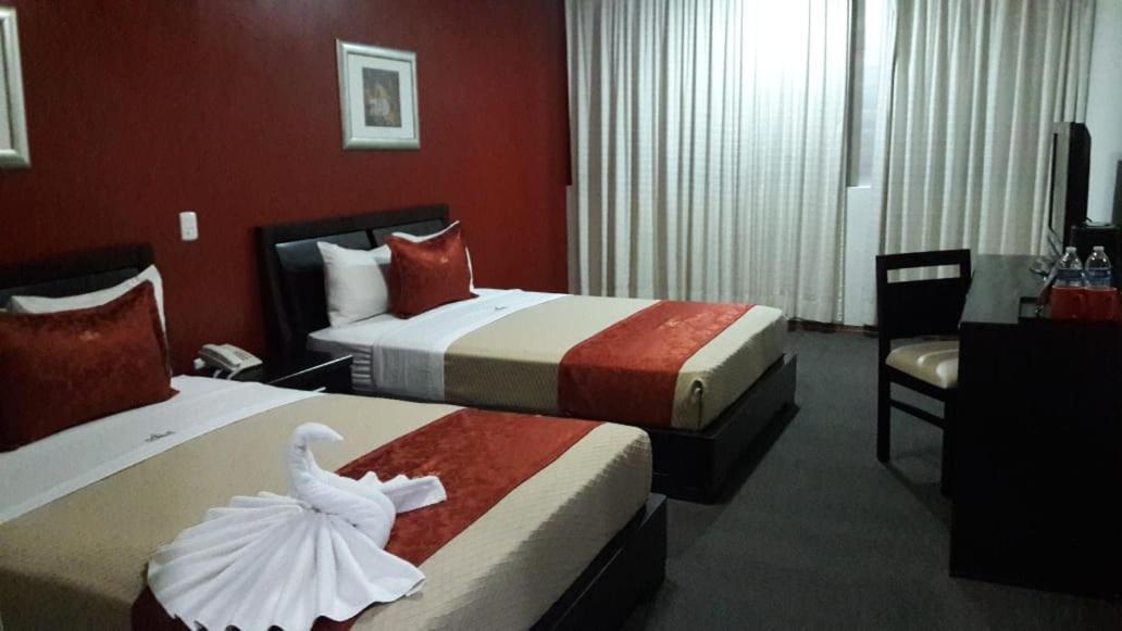 Hotel Porto Alegre Guadalajara Bagian luar foto