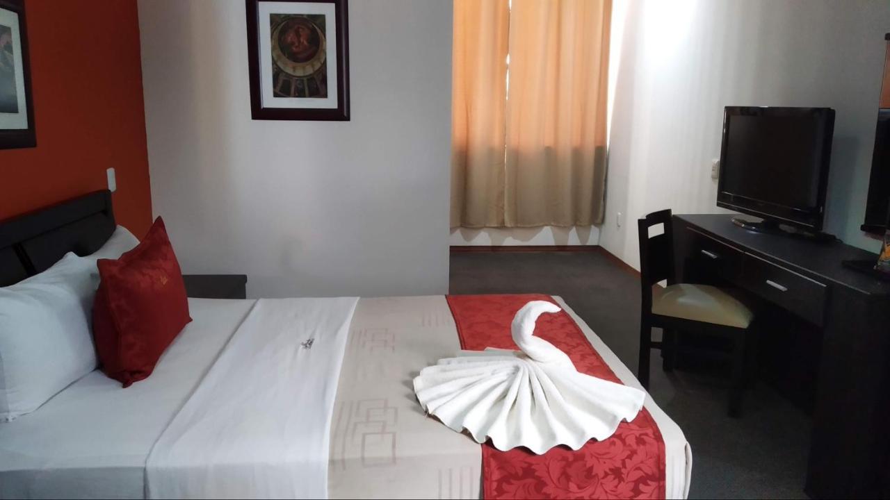Hotel Porto Alegre Guadalajara Bagian luar foto