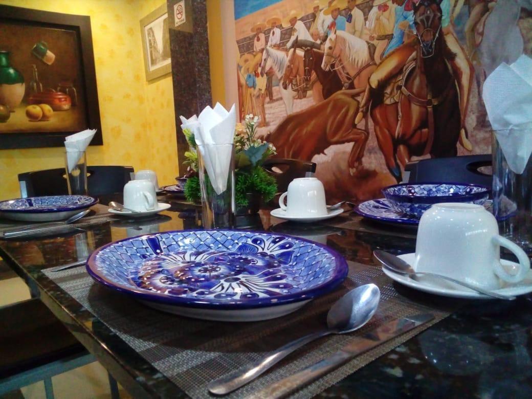 Hotel Porto Alegre Guadalajara Bagian luar foto